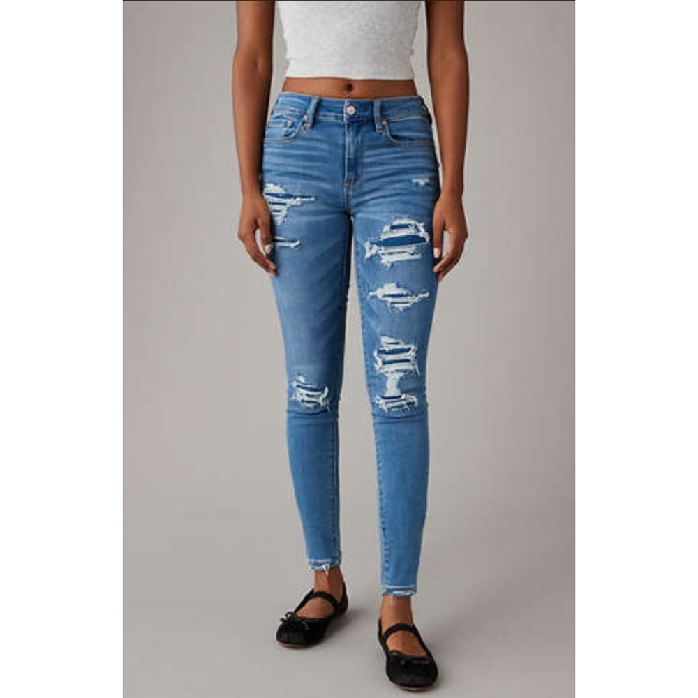 American Eagle jeggings distressed Size 2 medium wash